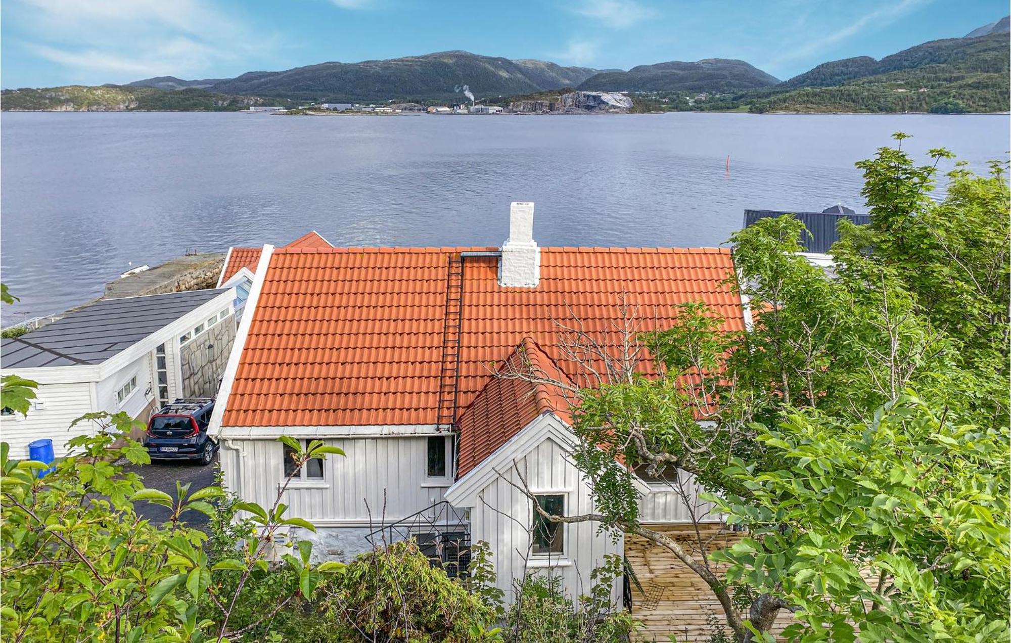Awesome Home In Kristiansund With House Sea View Екстер'єр фото